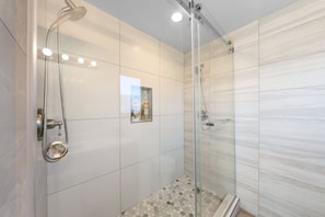 Hair dryer - Living Your Best Life Beach House w/ Roof Top Deck (San Diego)
