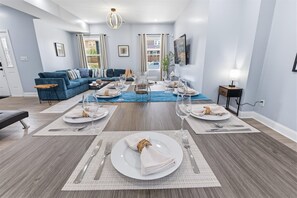 Dining - Family 4BR Retreat with Games and Fun for ALL (Indianapolis)