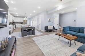 TV, fireplace, table football, offices - Family 4BR Retreat with Games and Fun for ALL (Indianapolis)