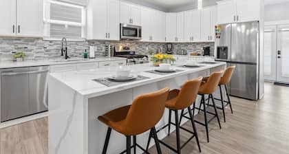 Family 4BR Retreat with Games and Fun for ALL