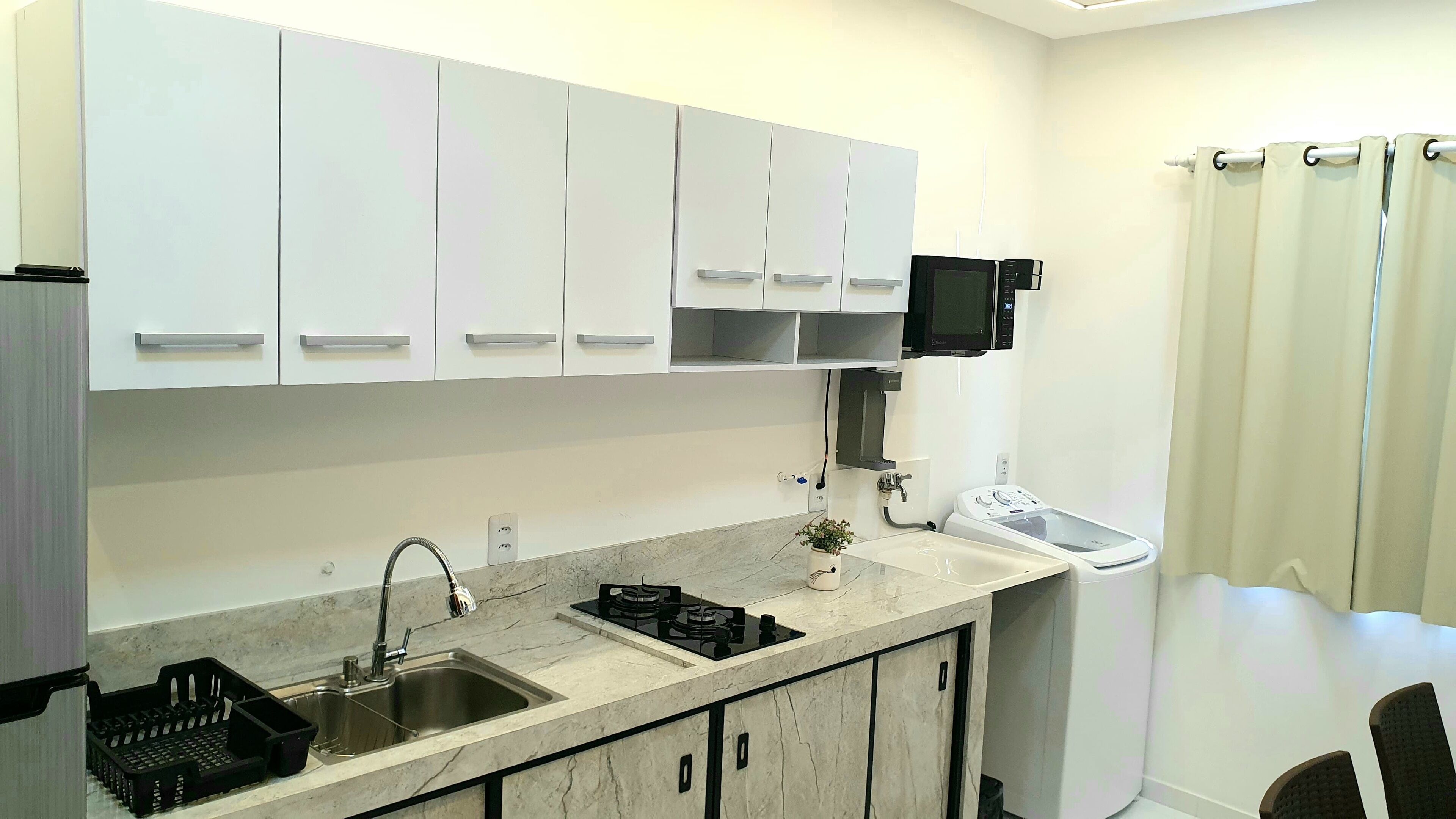 Microonde, piano cottura, lavastoviglie