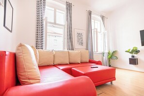 Basic Apartment - Affordable 3BR Apartment Rathausplatz (Vienna)