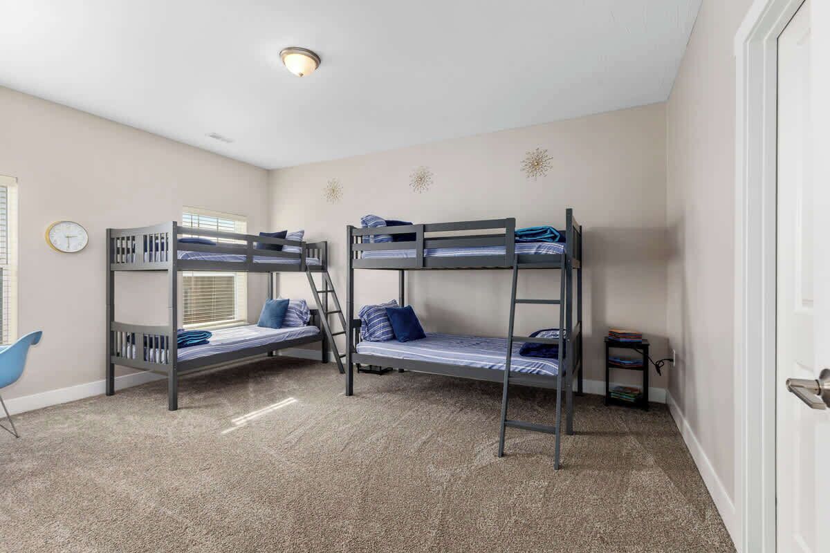 2 多间卧室、办公桌、熨斗/熨衣板、旅行婴儿床