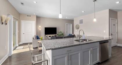 Modern 2BR & 2BA Condo with Garage & Patio