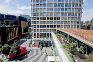 Exterior - Modern West End Hideaway with Balcony — Steps from Tottenham Court Road Station (London)