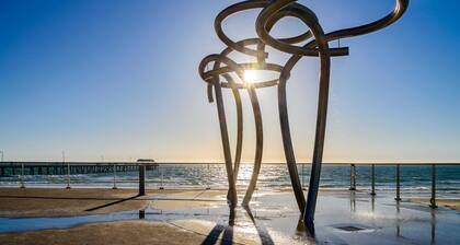 Golden Key by the Sea | Coastal Nostalgia in Henley Beach