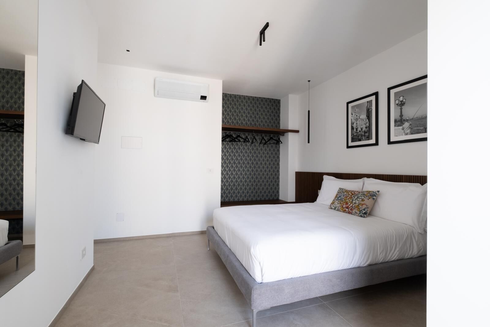 Comfort-Doppelzimmer, Balkon | Kostenlose Minibar, Verdunkelungsvorhänge, schallisolierte Zimmer