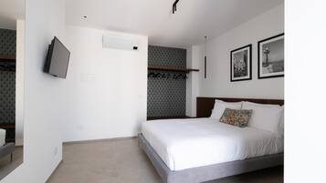 Comfort Double Room, Balcony | Free minibar, blackout drapes, soundproofing, free WiFi