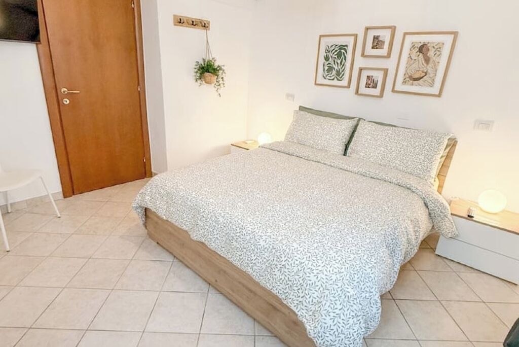2 Schlafzimmer, Zimmersafe, Schreibtisch, Bügeleisen/Bügelbrett