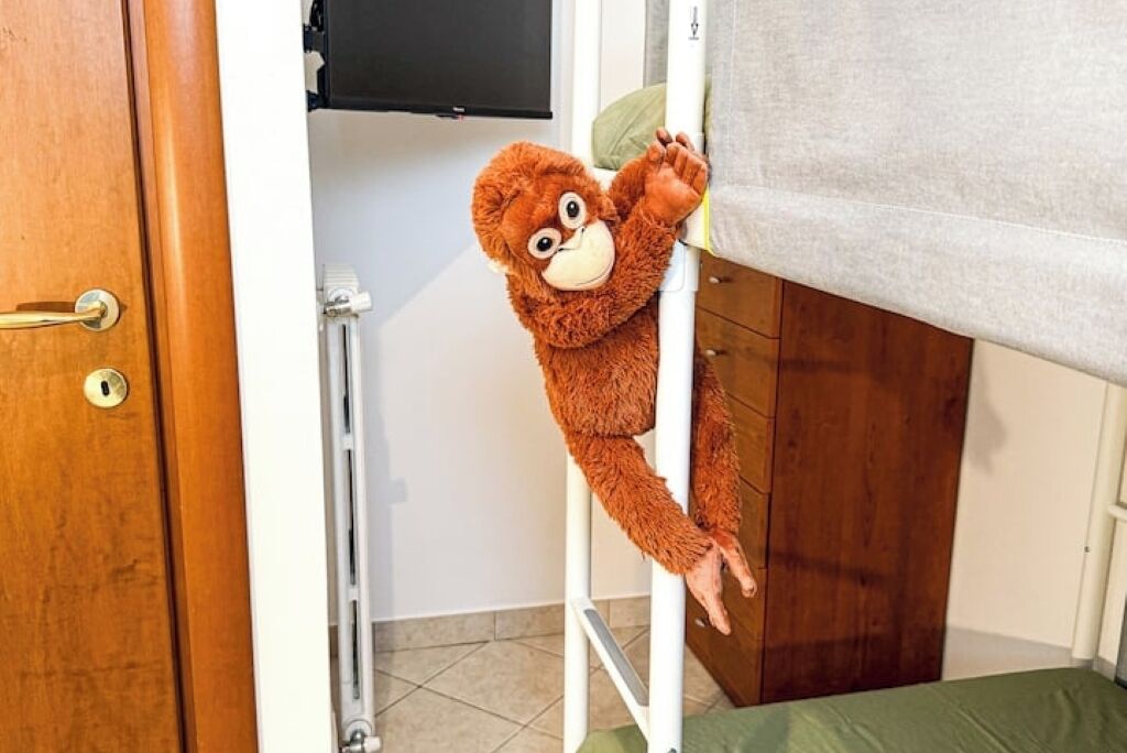 2 Schlafzimmer, Zimmersafe, Schreibtisch, Bügeleisen/Bügelbrett