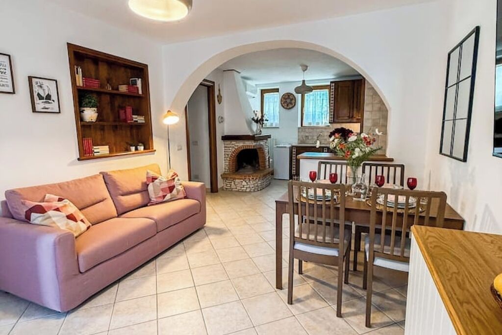 Smart-TV, Kamin, Bücher