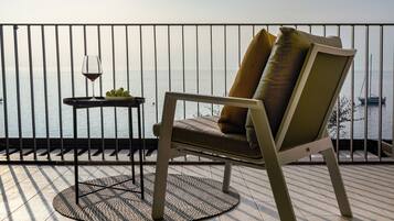 Luxury Condo, Lake View | View from room