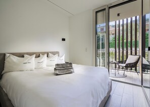 Luxury Condo, Lake View | In-room safe, desk, laptop workspace, blackout drapes - SalvatoreHomes - Torri del Benaco (Torri del Benaco)