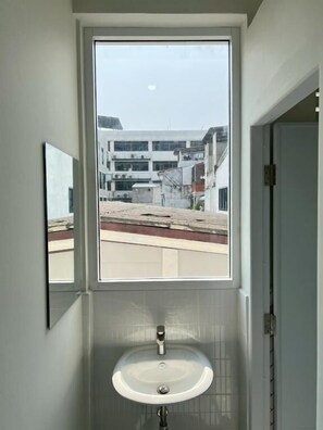 4-Bed Mixed Dormitory Room Non Smoking | Free WiFi - Ease at Sathorn and Co-working Space (Bangkok)