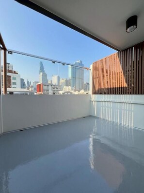 Superior Queen Room - Ease at Sathorn and Co-working Space (Bangkok)