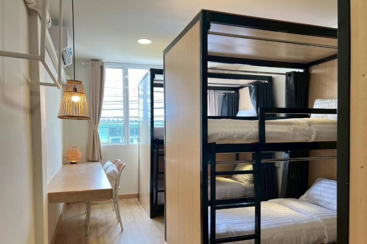 Bunk Bed in Male Dormitory Room | Wifi gratis