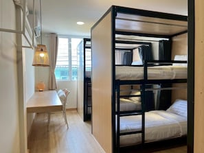 Bunk Bed in Male Dormitory Room | Free WiFi - Ease at Sathorn and Co-working Space (Bangkok)