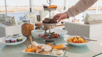 Bao gồm bữa sáng buffet hàng ngày