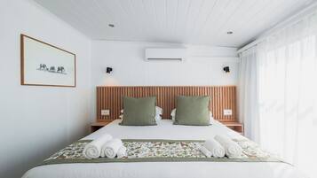 Cabin | Két bảo mật tại phòng, bàn