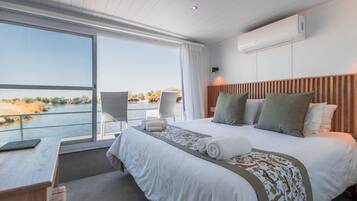 Literie de qualité supérieure, coffres-forts dans les chambres, bureau