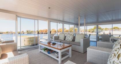 Chobe Princess By Mantis