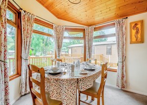Dining - 2 bedroom accommodation in Bala, (Bala,)