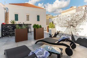 Terrace/patio -  Apartment 'Nirvana Loft Gallery' with Sea View, Wi-Fi and Air Conditioning (Ermoupoli)