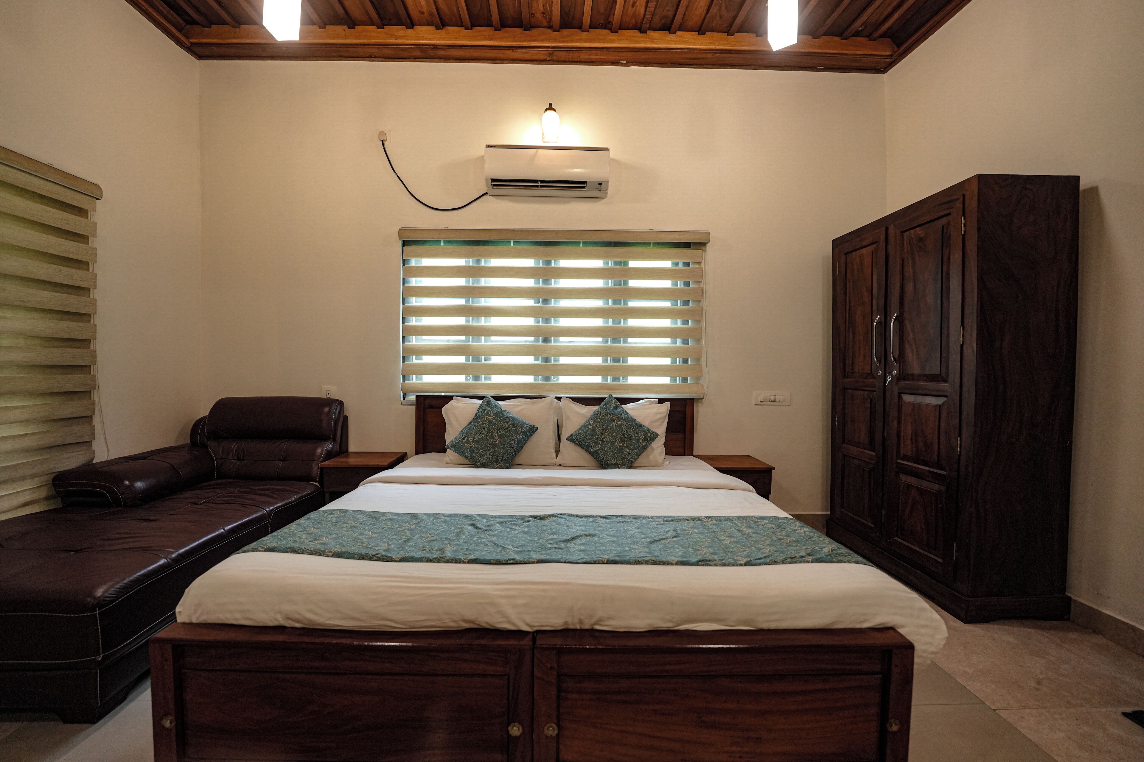 ฝักบัว, ของใช้ในห้องน้ำฟรี, ผ้าเช็ดตัว, สบู่