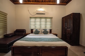 Duş, ücretsiz banyo/kozmetik ürünleri, havlu, sabun 