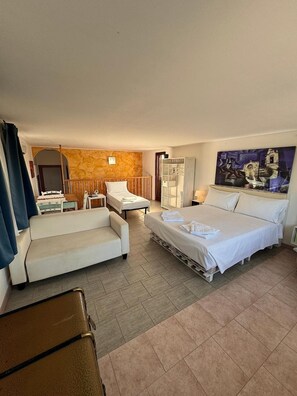 1 chambre, fer et planche à repasser, Wi-Fi, draps fournis