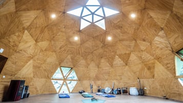 Área de tratamiento exterior, un sauna, una bañera de hidromasaje