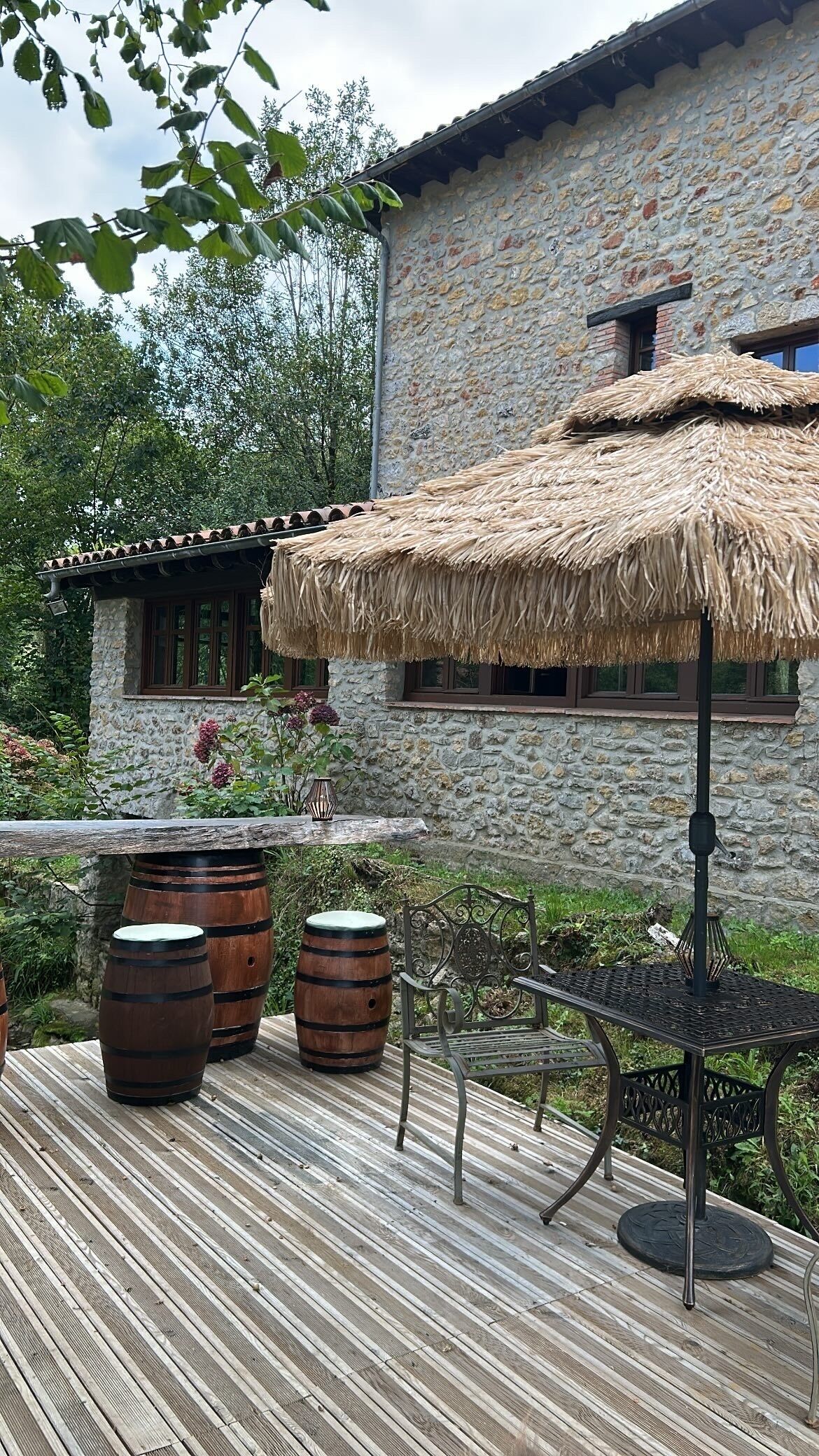 Frukost med lokala rätter varje dag (EUR 25 per person)