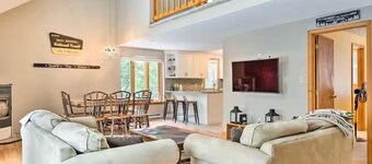 Superb 3-bedroom cabin in Campton with Mountain View’s  - Minutes to skiing