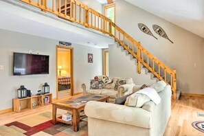 Smart TV, table tennis, stereo