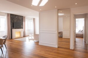 Interior - Luxurious Penthouse with Terrace in the heart of Milan (Milano)