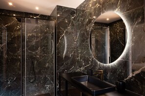 Shower, bidet - Luxurious Penthouse with Terrace in the heart of Milan (Milano)