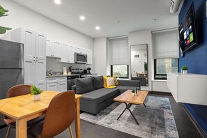 Interior - CozySuites Stunning 1BR in Downtown Pitts #12 (Pittsburgh)