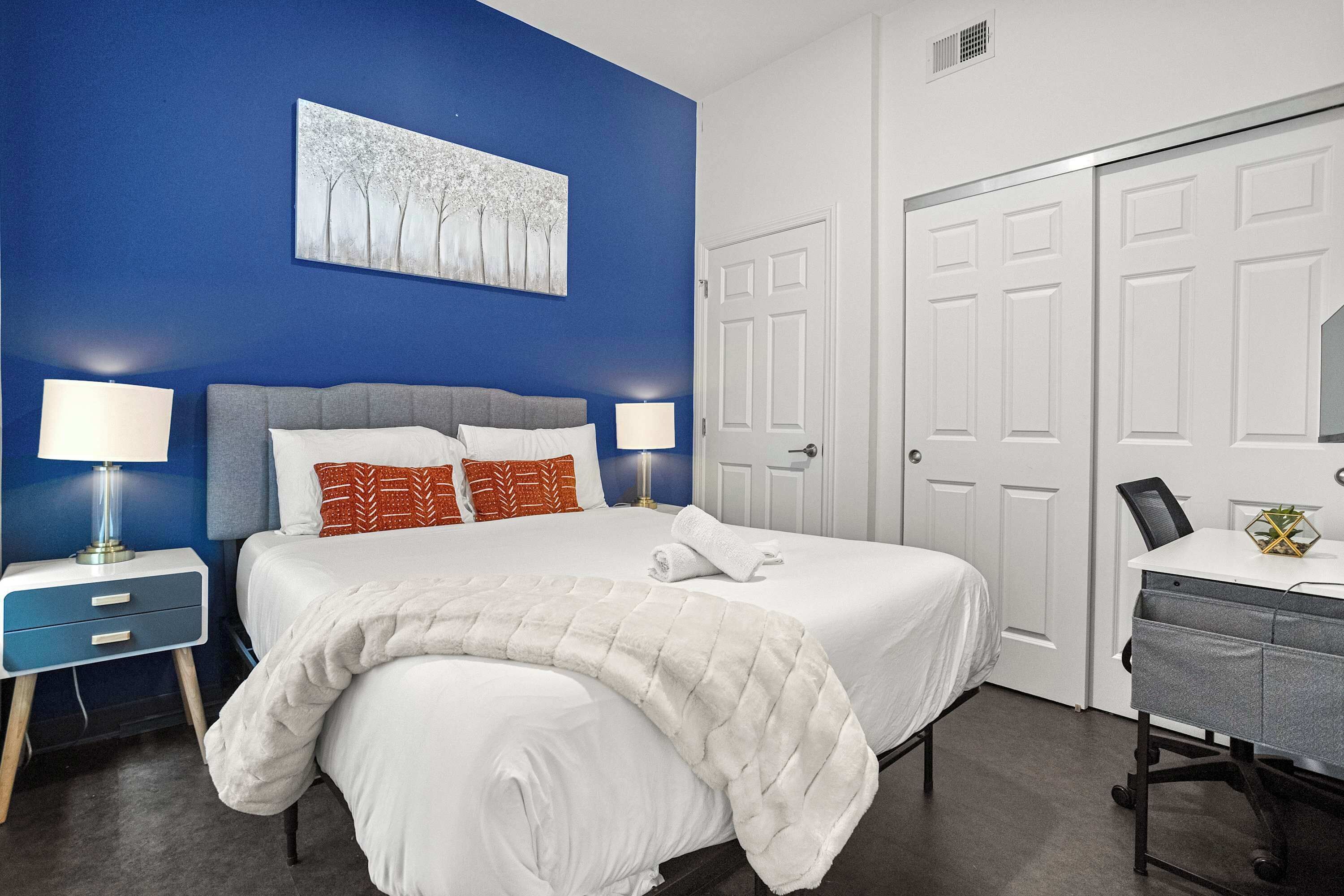 1 habitación, tabla de planchar con plancha, wifi y ropa de cama 