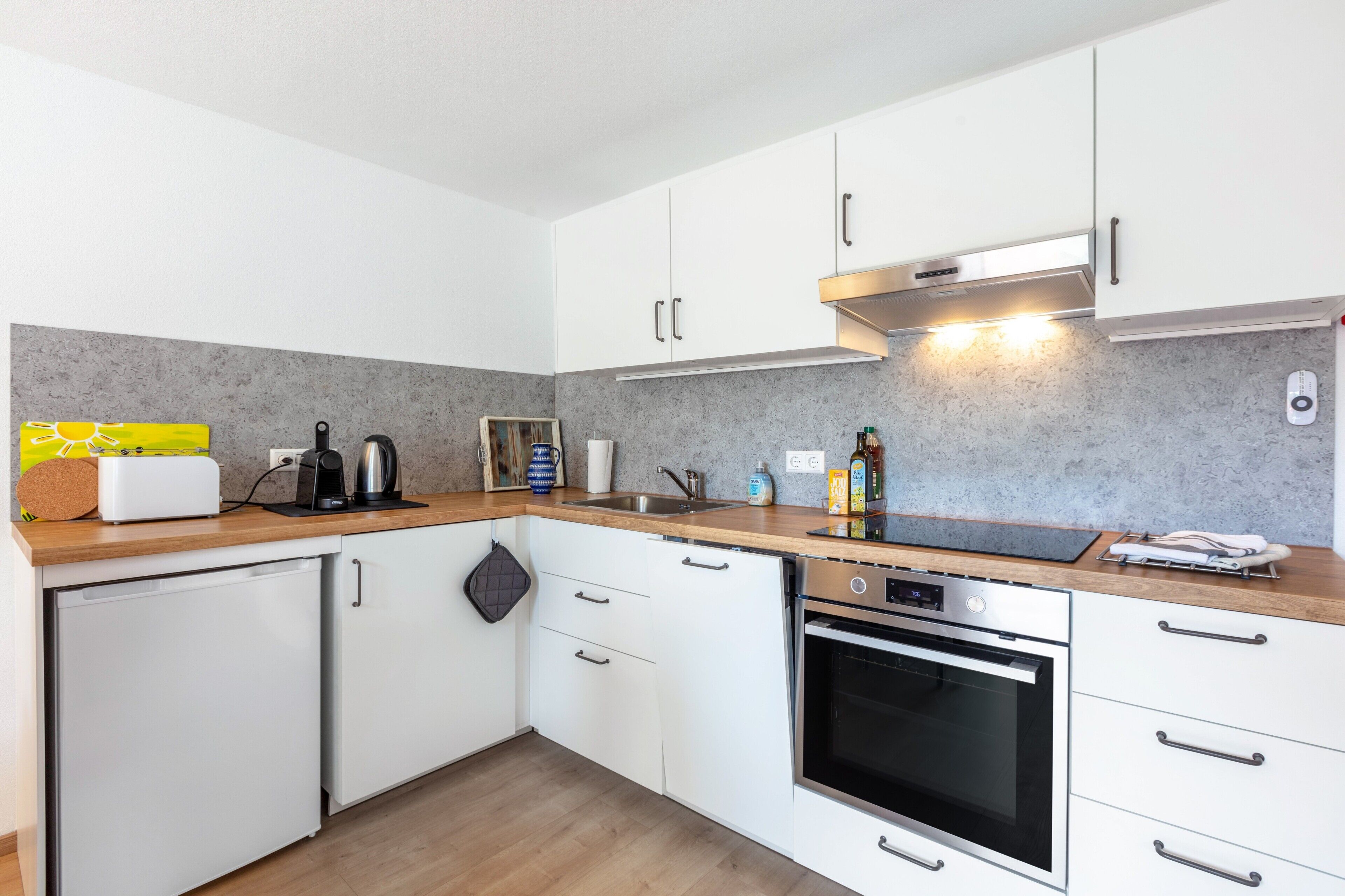 Kühlschrank, Ofen, Herdplatte, Geschirrspüler