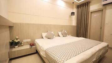 Skrivebord, gratis Wi-Fi, sengetøj