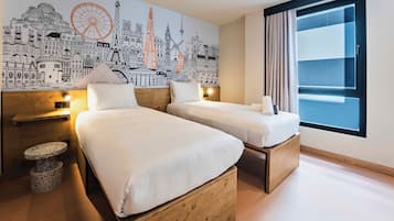 Standaard Twin kamer | Een laptopwerkplek, geluiddichte muren, gratis wifi