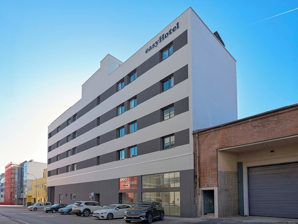 Easyhotel Madrid Alcala - Madrid