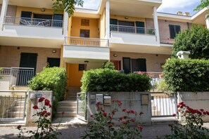 Exterior - Aunt's House - Marotta 300 mt from the sea (Marotta)