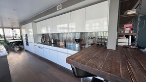 ميكروويف، موقد طهي مسطح، غسالة أطباق