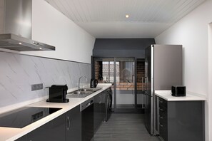 Private kitchen - Angel's Sunset Studio (Estreito da Calheta)