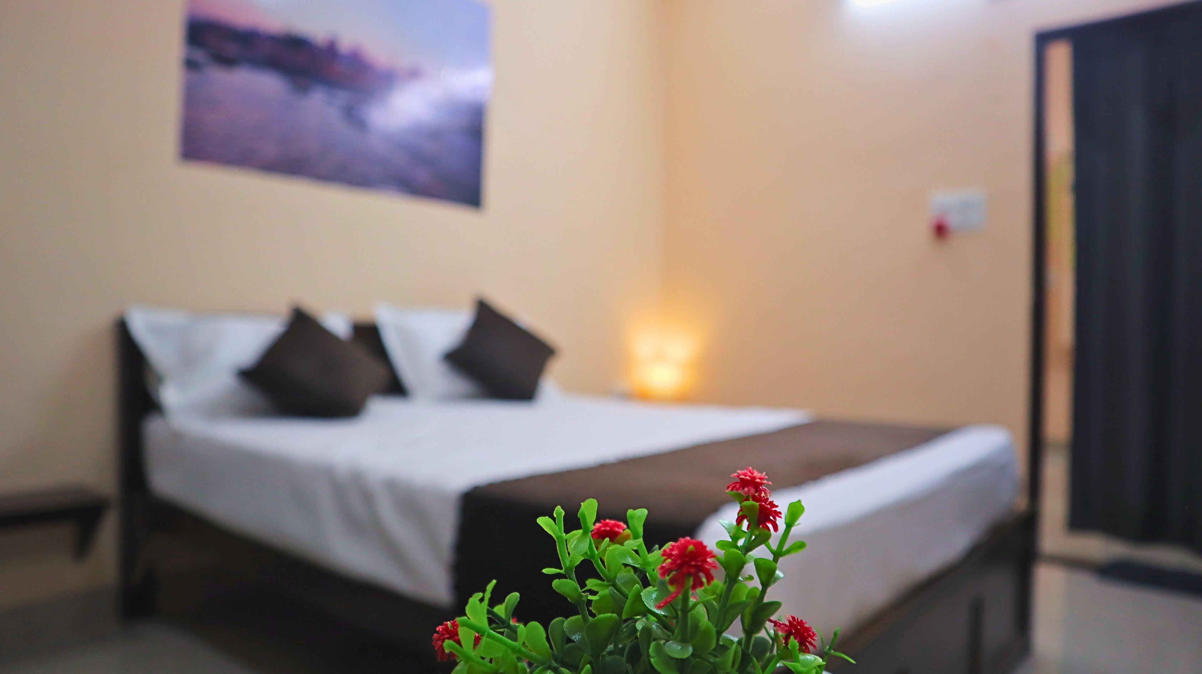 2 bedrooms, in-room safe, desk, iron/ironing board