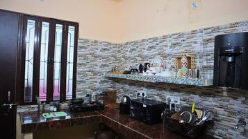 Fridge, microwave, stovetop, electric kettle