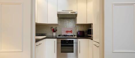 Frigorífic, microones, rentaplats i torradora