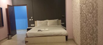 Jebi's Inn
