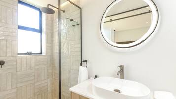 Apartment, 2 Bedrooms | Bathroom